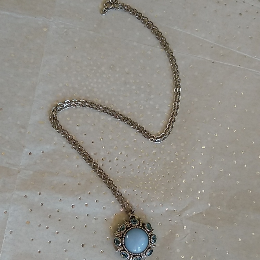 โฅ๏ธSOLD! Faux Light Blue Gemstone Pendent - Picture 2 of 4